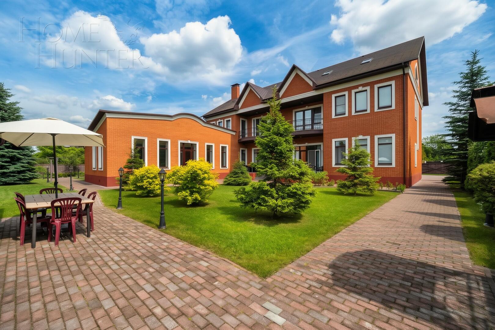 3-этажный коттедж 707.9 м² с отделкой
