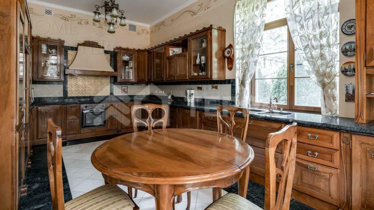 2-этажный коттедж 1 400 м² с отделкой