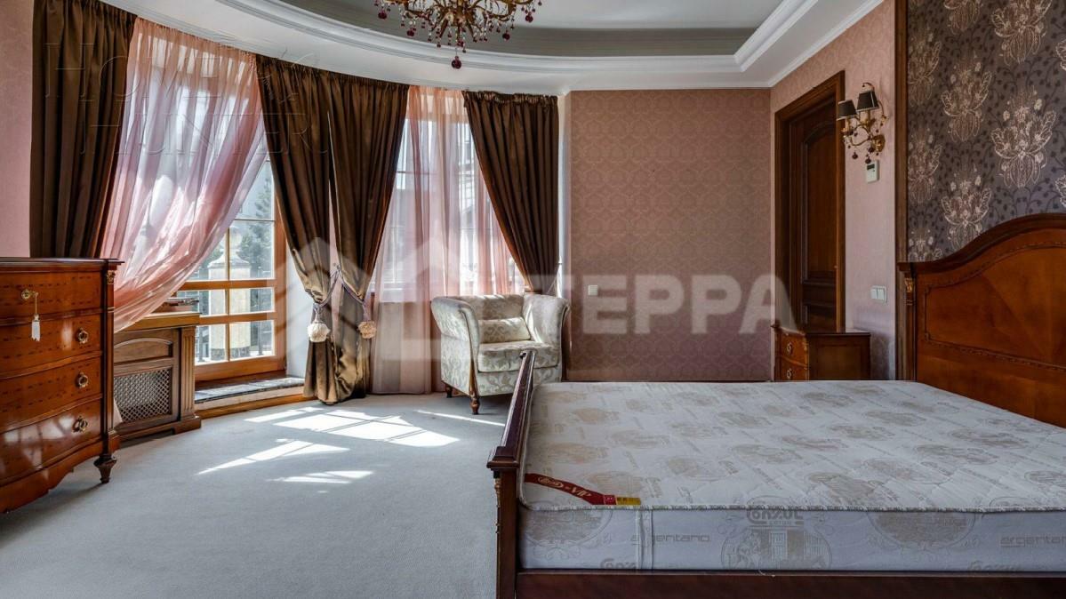 2-этажный коттедж 1 400 м² с отделкой