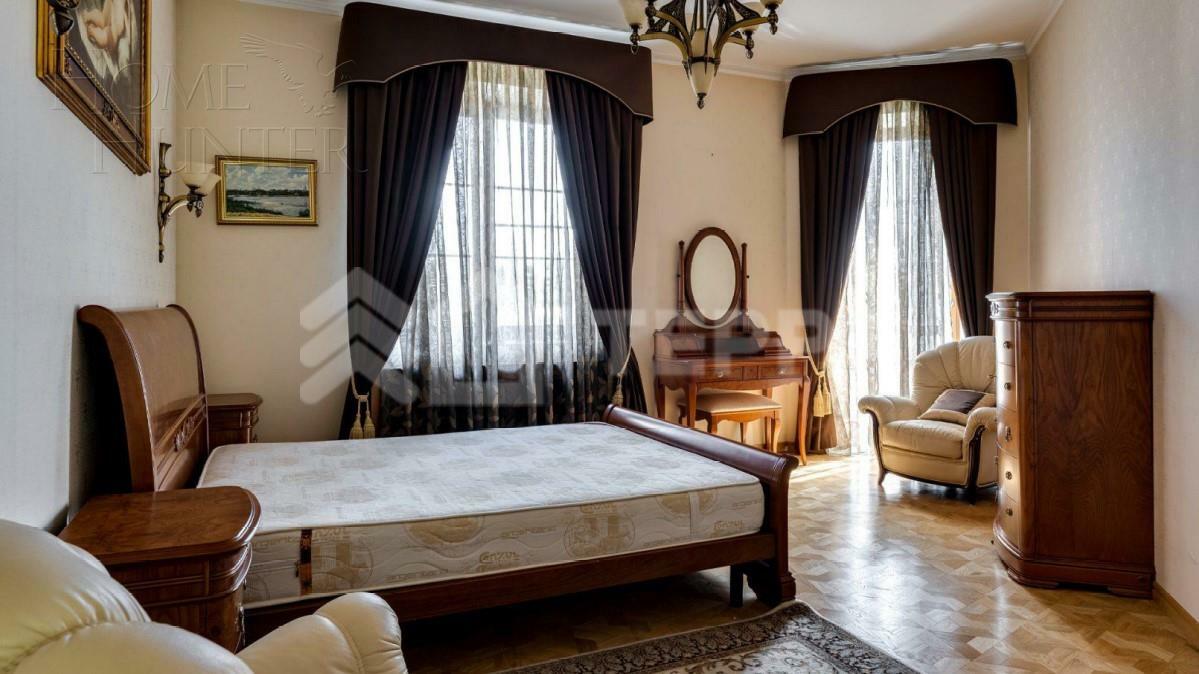 2-этажный коттедж 1 400 м² с отделкой