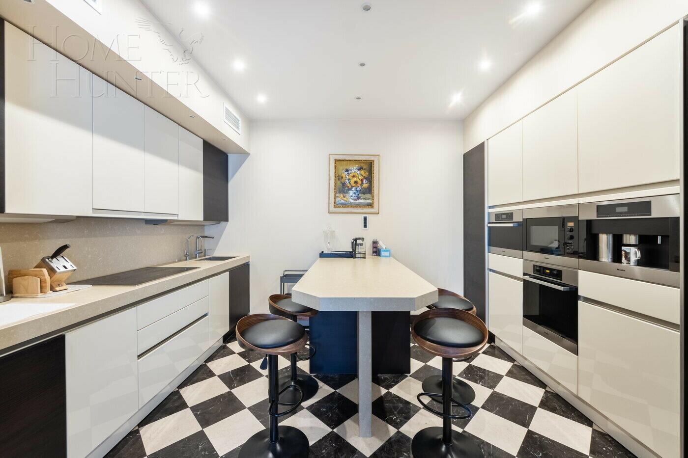 4-КОМН. КВАРТИРА С ОТДЕЛКОЙ 182.4 М² НА 8 ЭТАЖЕ