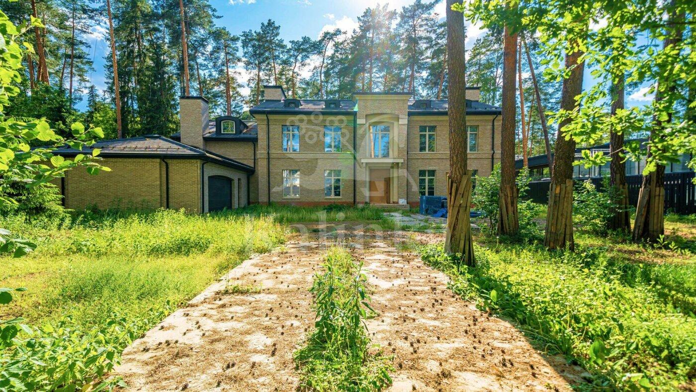 2-этажный коттедж 850 м² без отделки