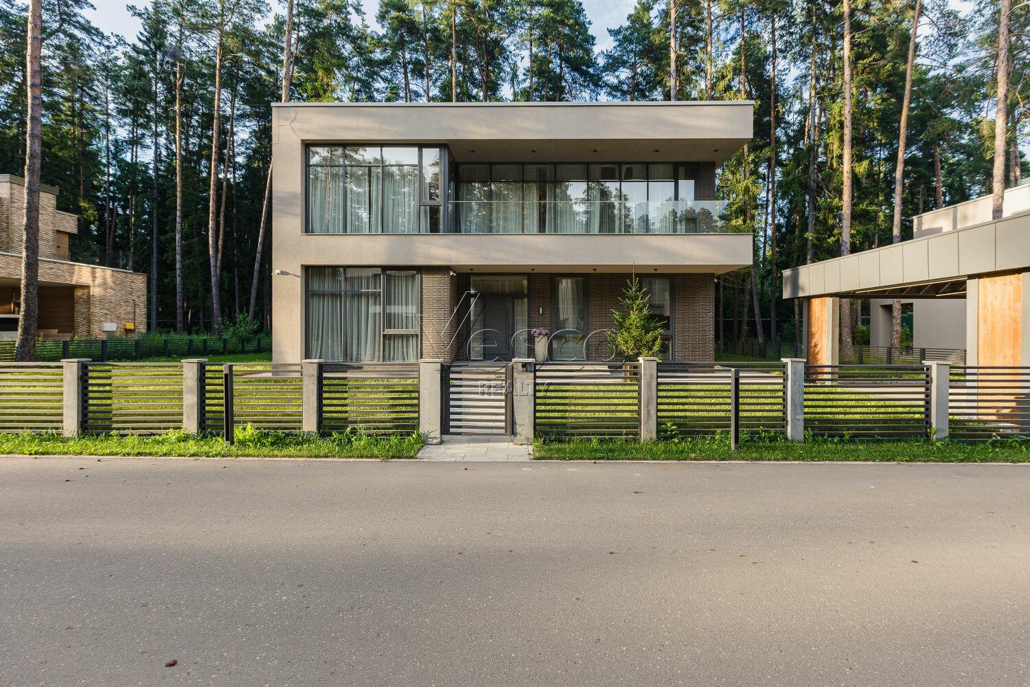 2-этажный коттедж 380 м² с отделкой