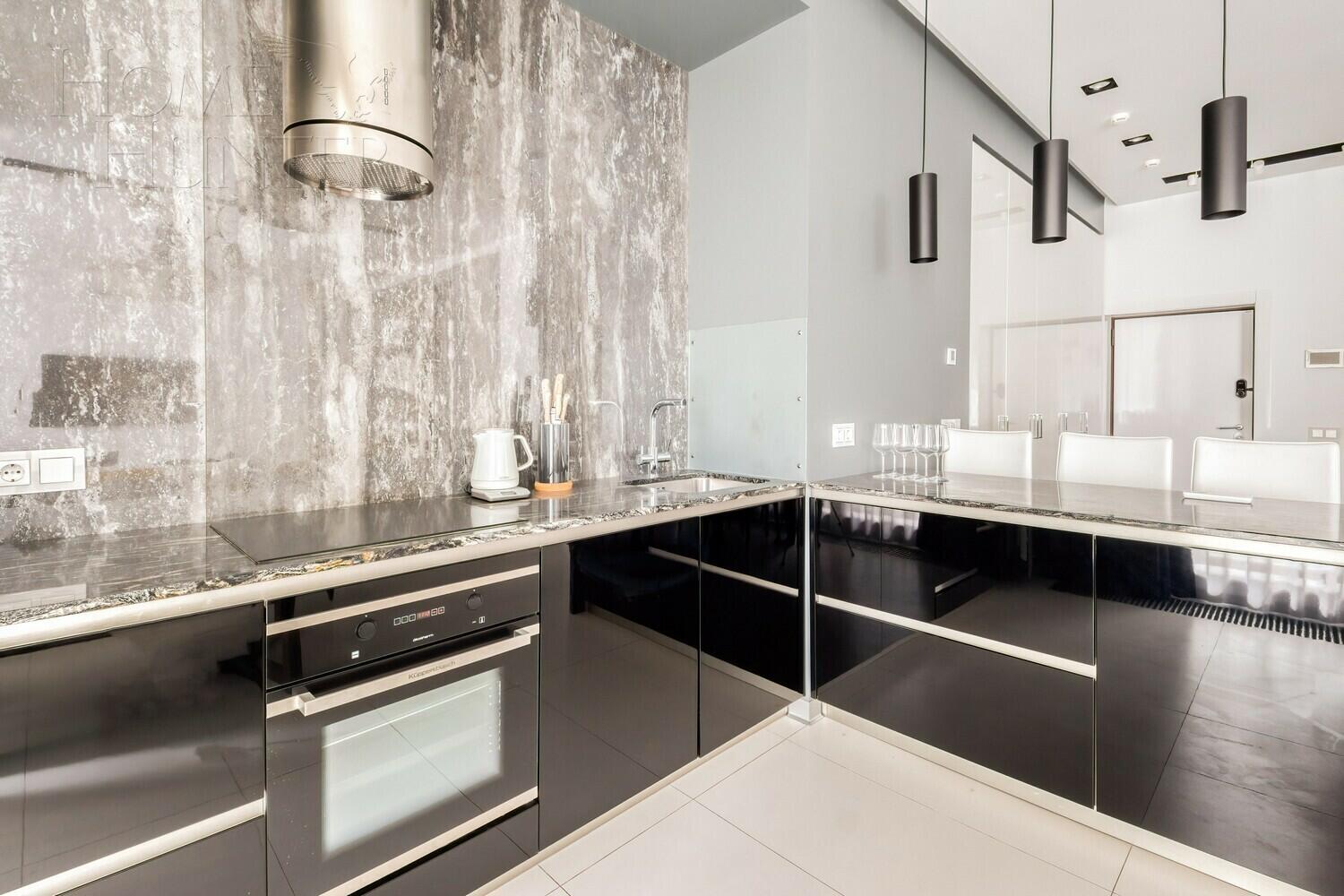 1-КОМН. КВАРТИРА С ОТДЕЛКОЙ 92 М² НА 3 ЭТАЖЕ
