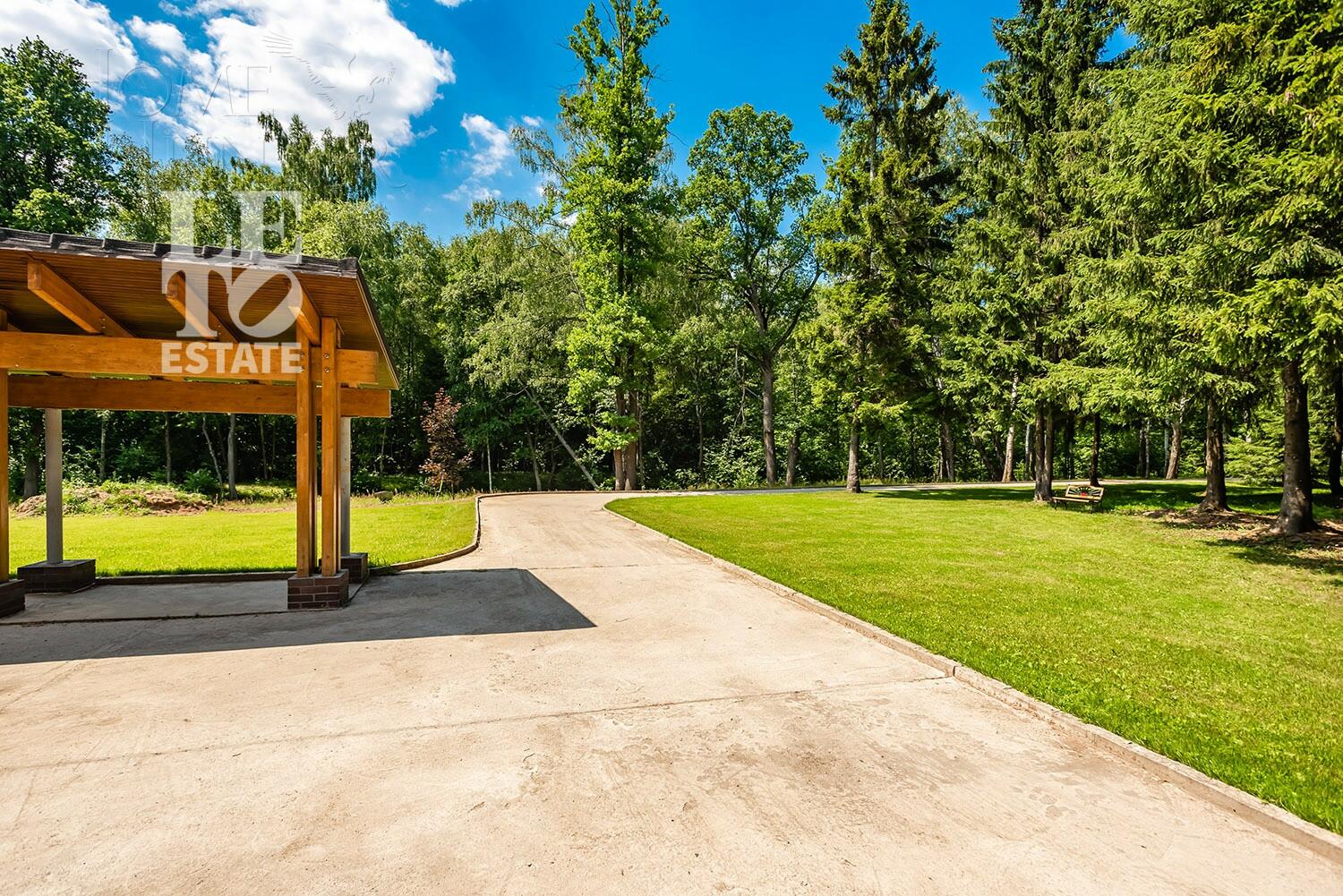3-этажный коттедж 1 302 м² без отделки
