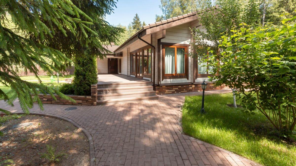 2-этажный коттедж 320 м² с отделкой