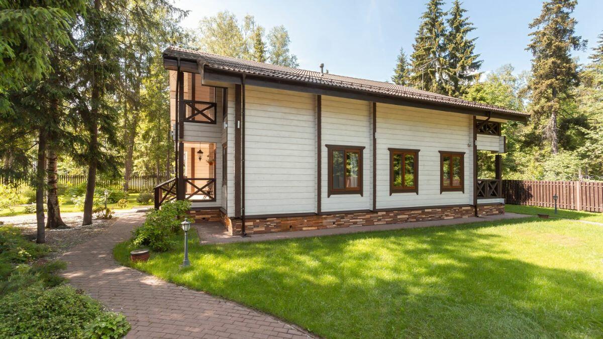 2-этажный коттедж 320 м² с отделкой