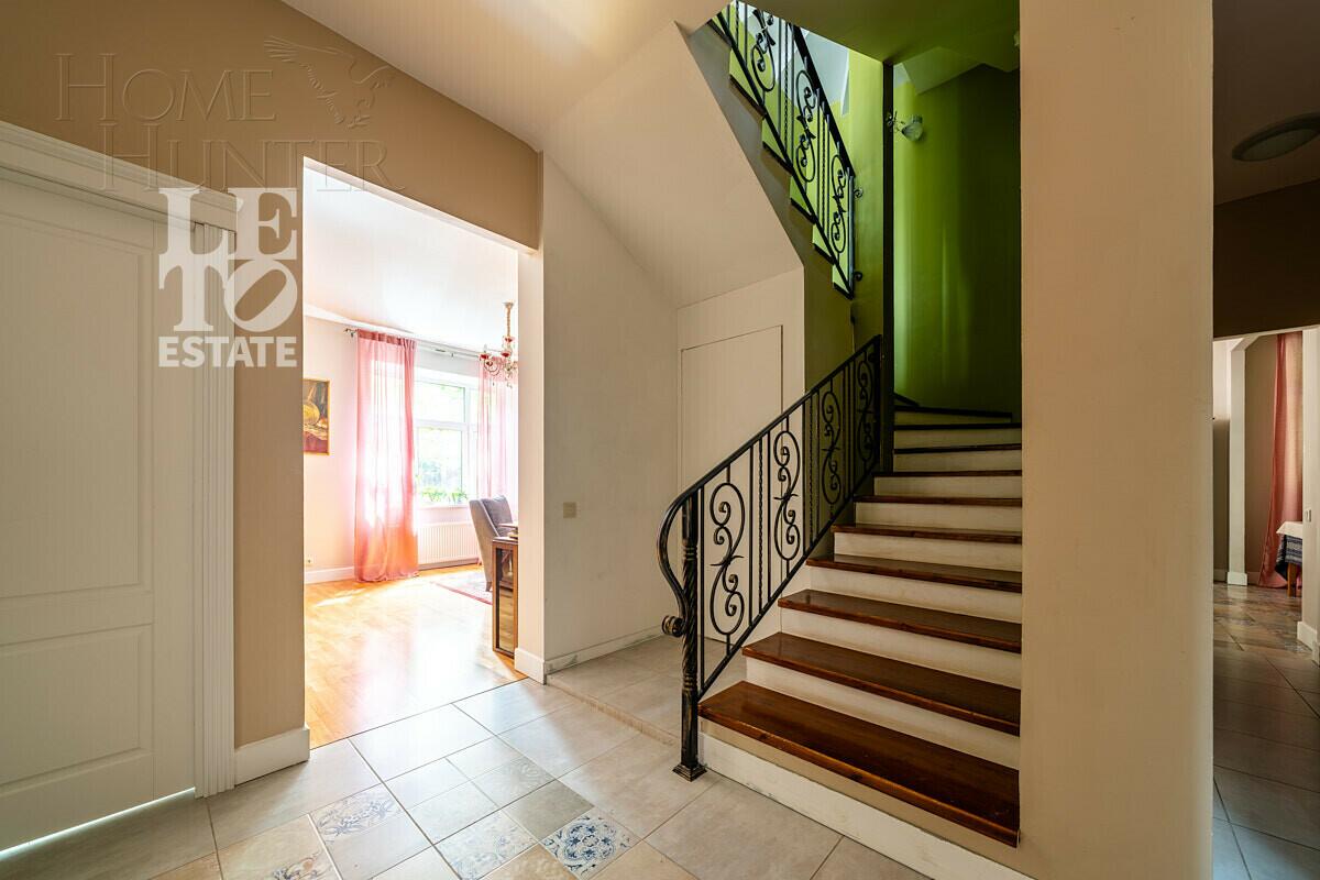 2-этажный коттедж 450 м² с отделкой