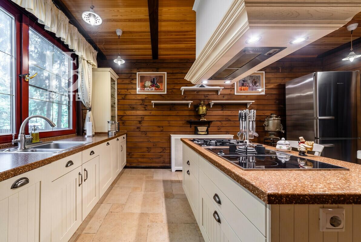 2-этажный коттедж 260 м² с отделкой