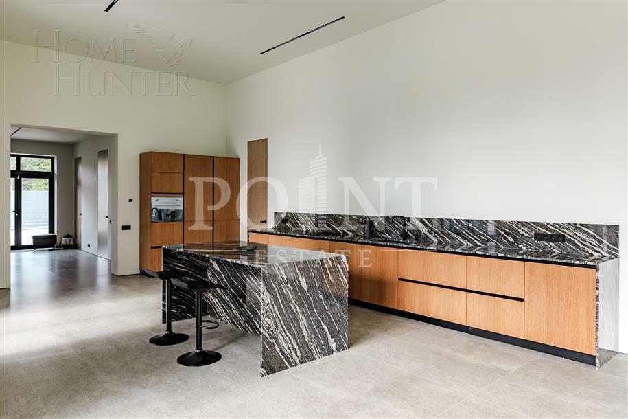 2-этажный коттедж 450 м² с отделкой