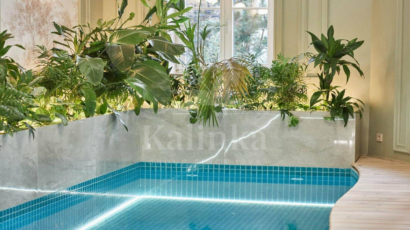 2-этажный коттедж 1 600 м² с отделкой