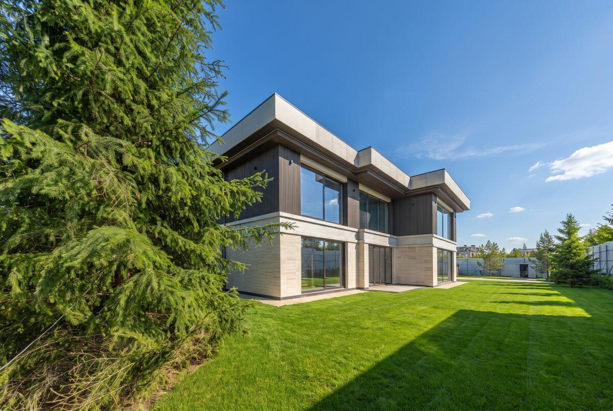 2-этажный коттедж 1 250 м² без отделки