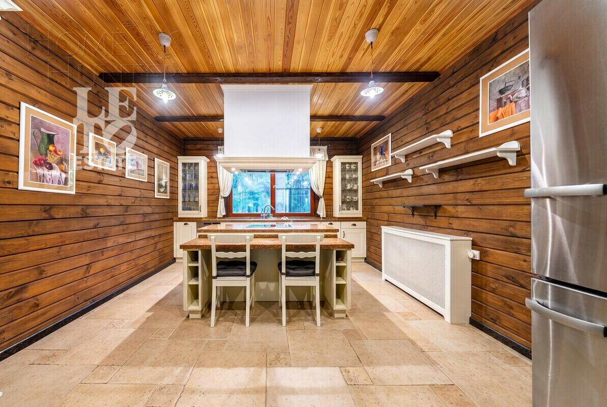 2-этажный коттедж 260 м² с отделкой