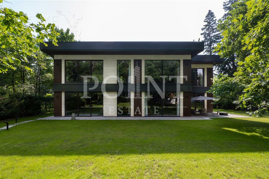 2-этажный коттедж 1 550 м² с отделкой