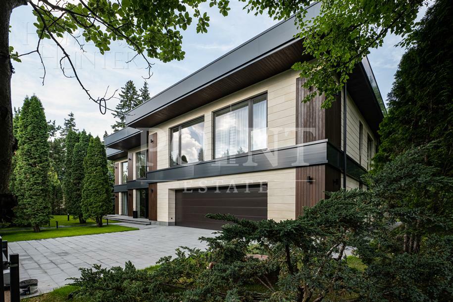 2-этажный коттедж 1 550 м² с отделкой