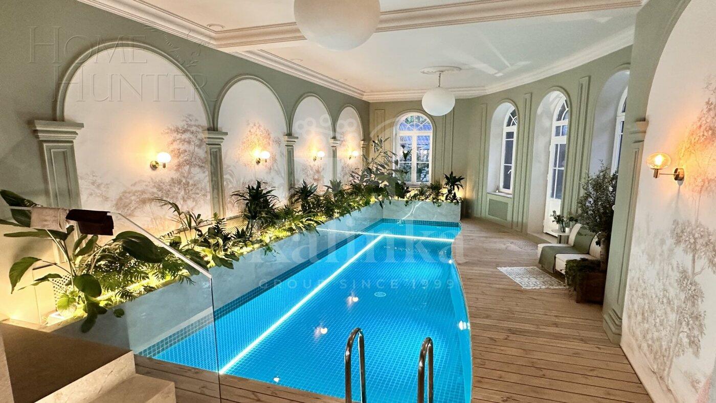2-этажный коттедж 1 600 м² с отделкой