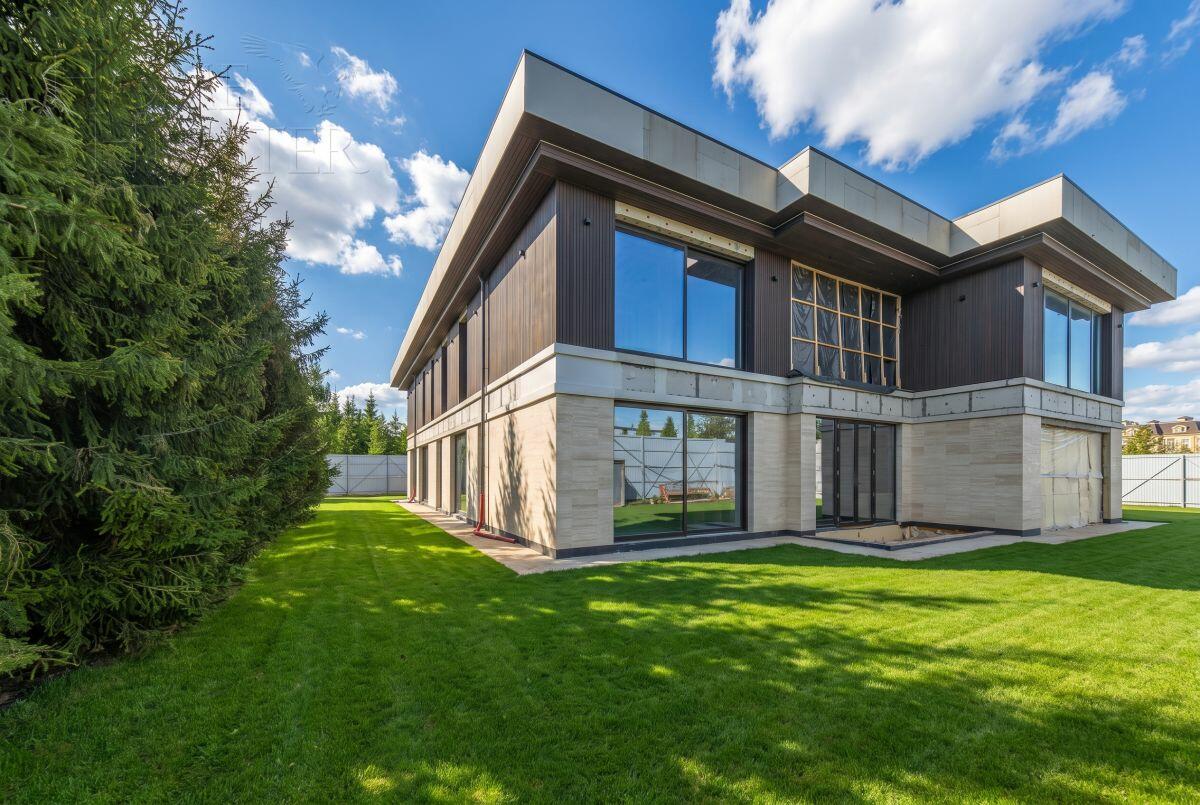 2-этажный коттедж 1 250 м² без отделки