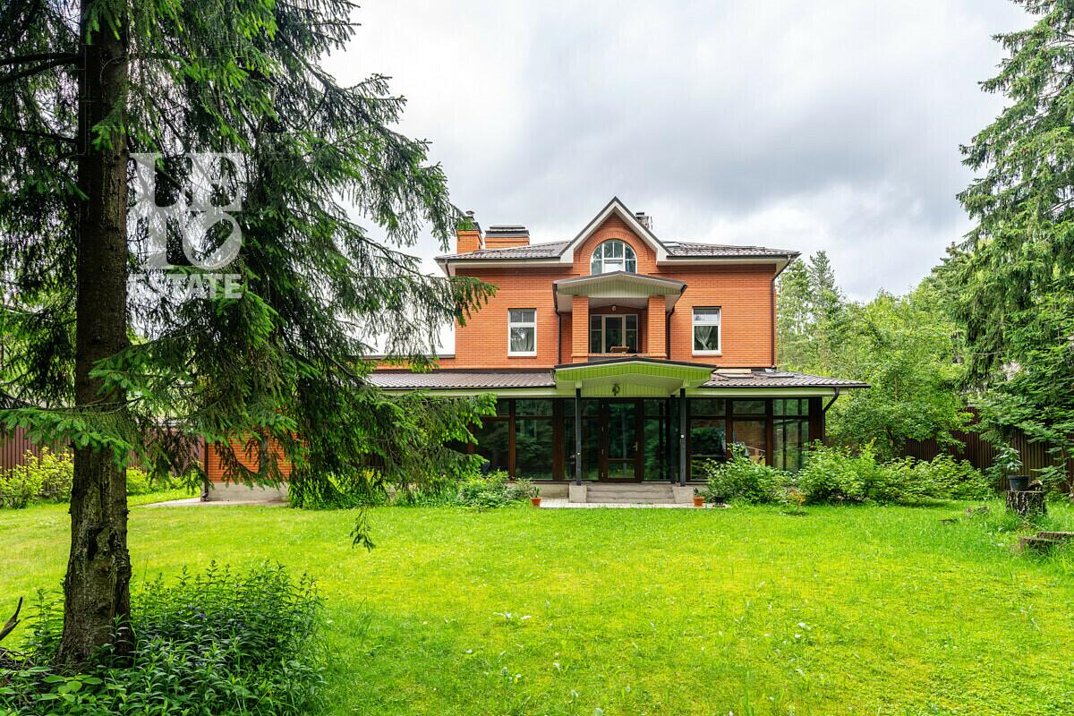 2-этажный коттедж 450 м² с отделкой