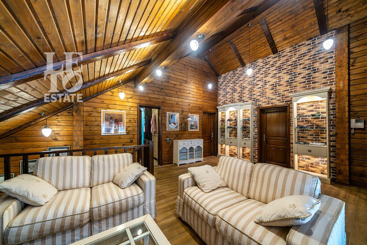2-этажный коттедж 260 м² с отделкой