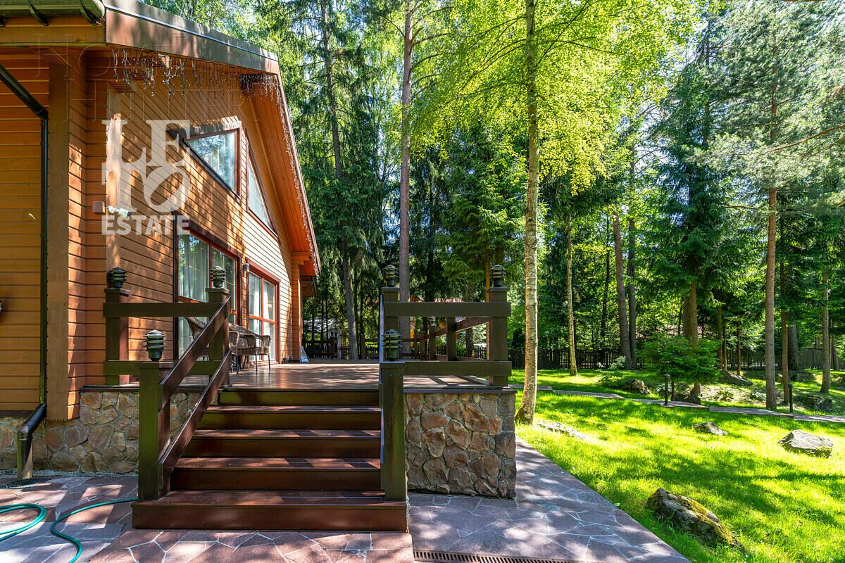 2-этажный коттедж 260 м² с отделкой