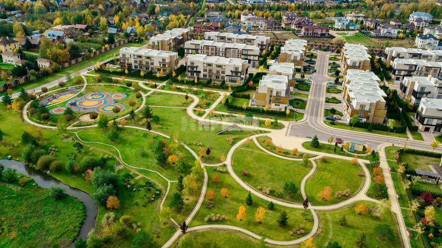3-этажный таунхаус 290 м² с отделкой