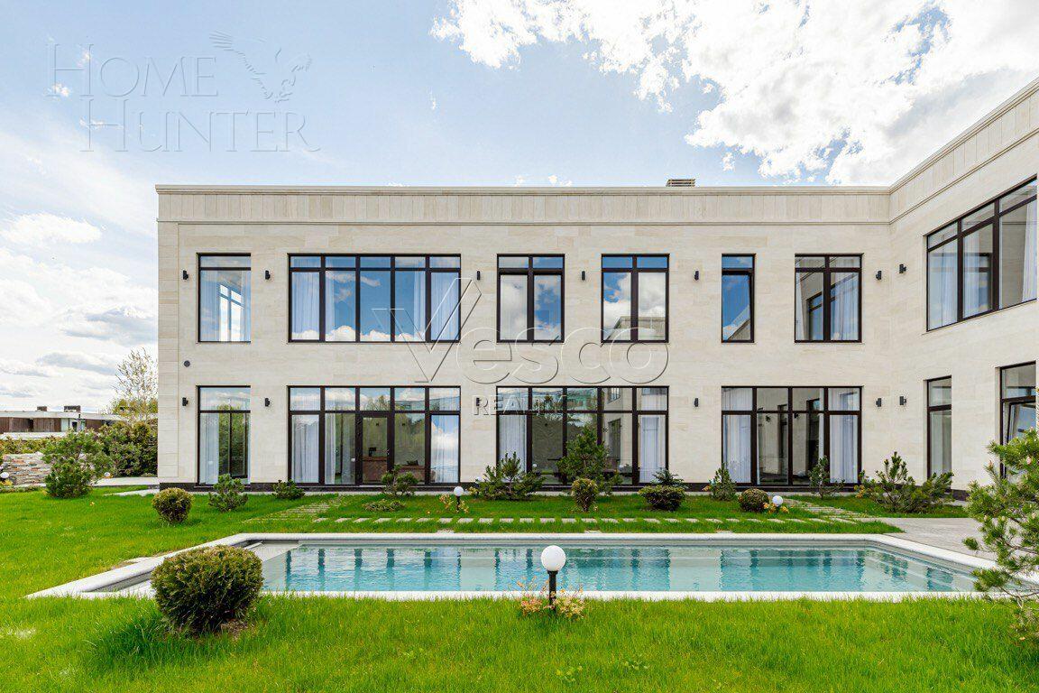 2-этажный коттедж 1 500 м² с отделкой