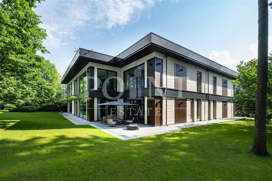 2-этажный коттедж 1 550 м² с отделкой