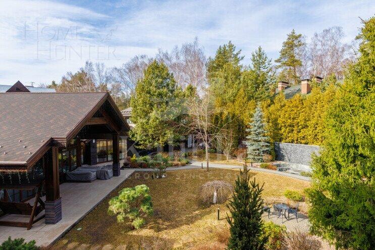 2-этажный коттедж 1 100 м² с отделкой