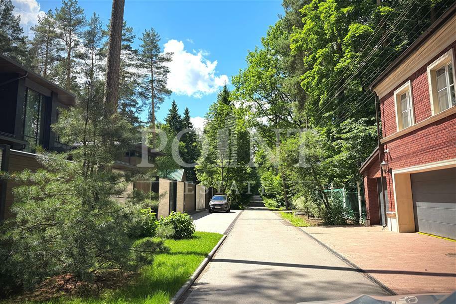 2-этажный коттедж 200 м² с отделкой