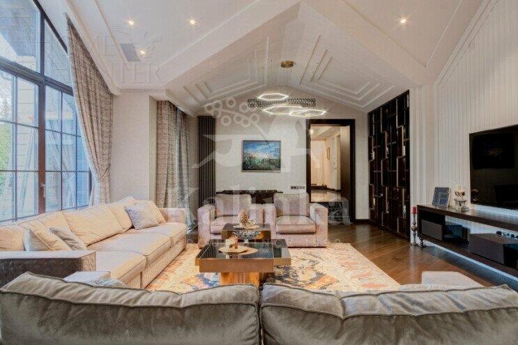 2-этажный коттедж 1 100 м² с отделкой
