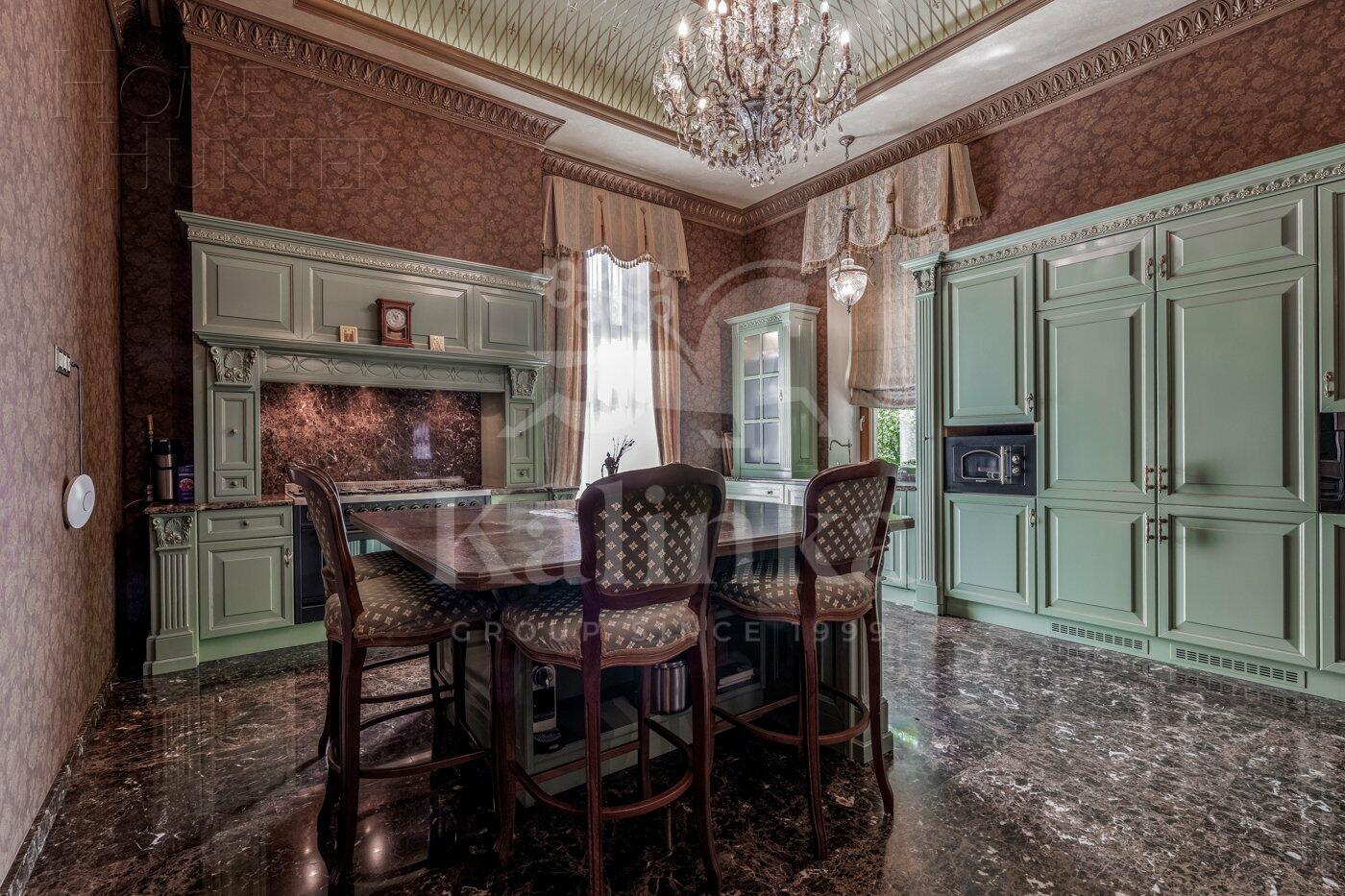 2-этажный коттедж 1 500 м² с отделкой