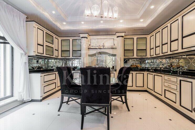 2-этажный коттедж 1 100 м² с отделкой