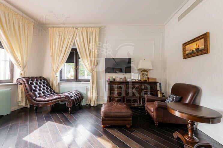2-этажный коттедж 1 100 м² с отделкой