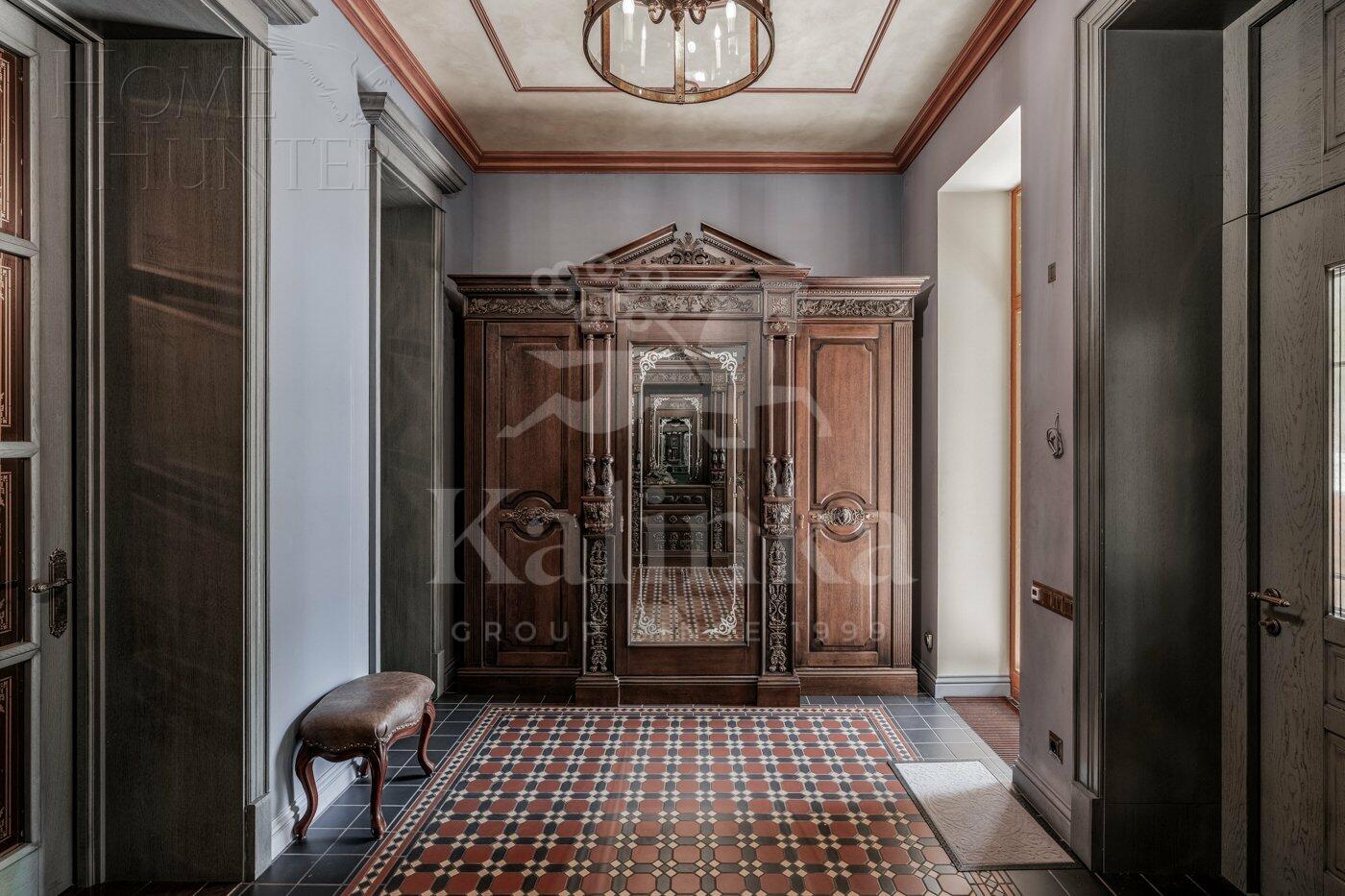 2-этажный коттедж 1 500 м² с отделкой