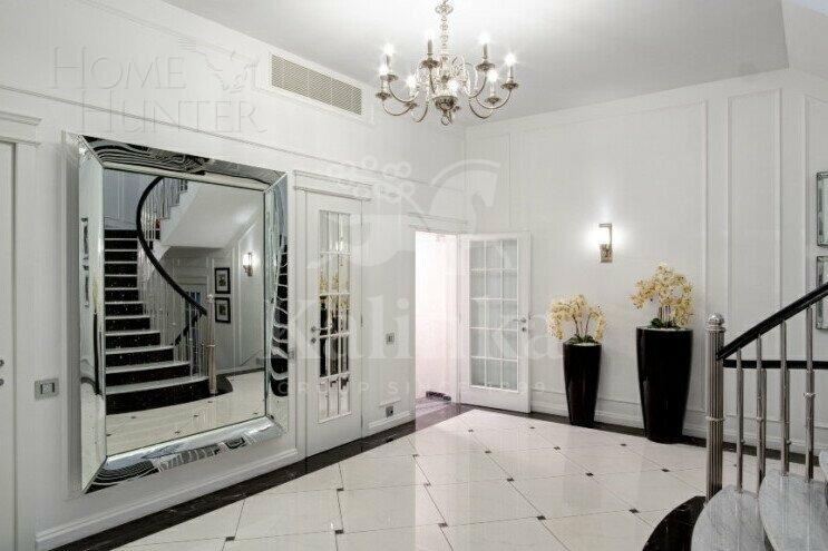 2-этажный коттедж 1 100 м² с отделкой