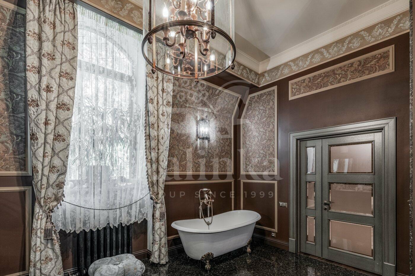 2-этажный коттедж 1 500 м² с отделкой