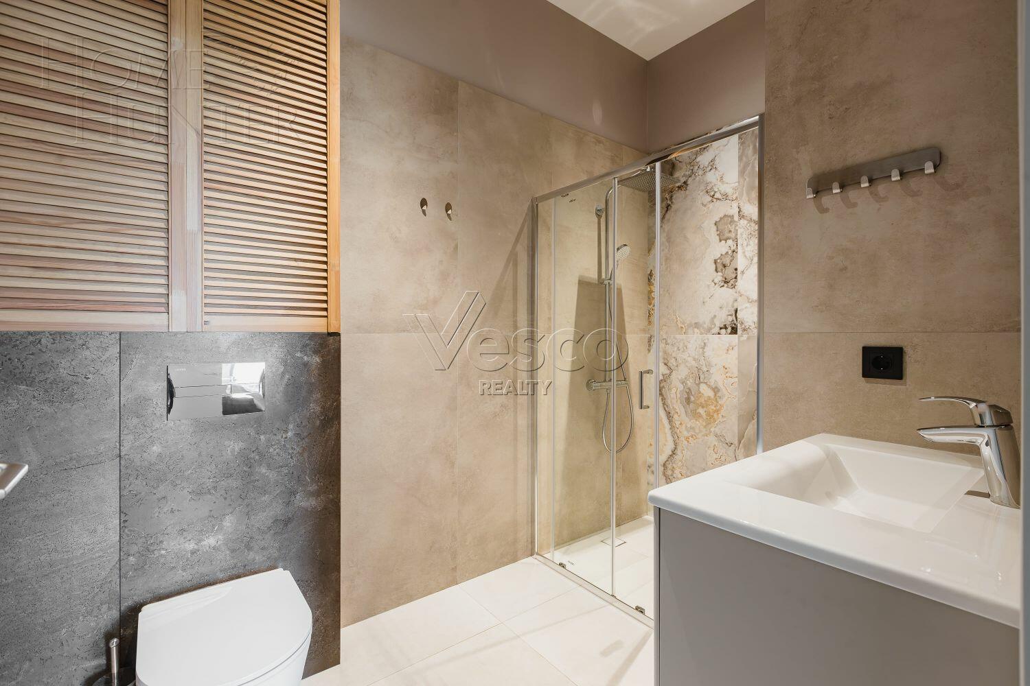 2-этажный коттедж 350 м² с отделкой