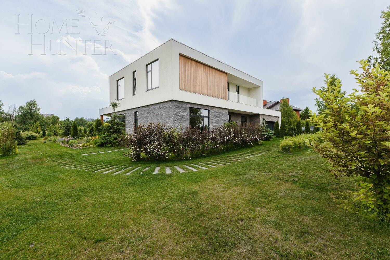 2-этажный коттедж 350 м² с отделкой