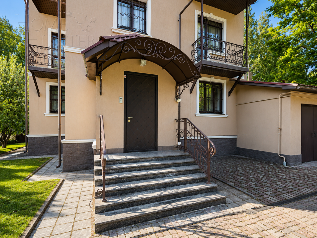 3-этажный коттедж 470 м² с отделкой