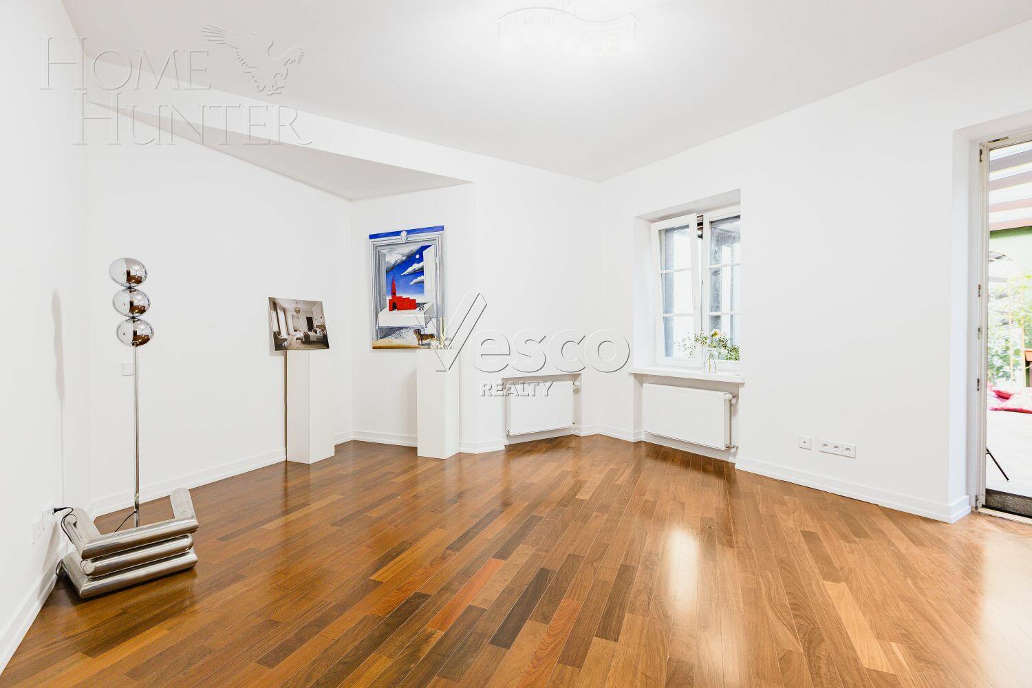 2-этажный коттедж 1 463 м² с отделкой
