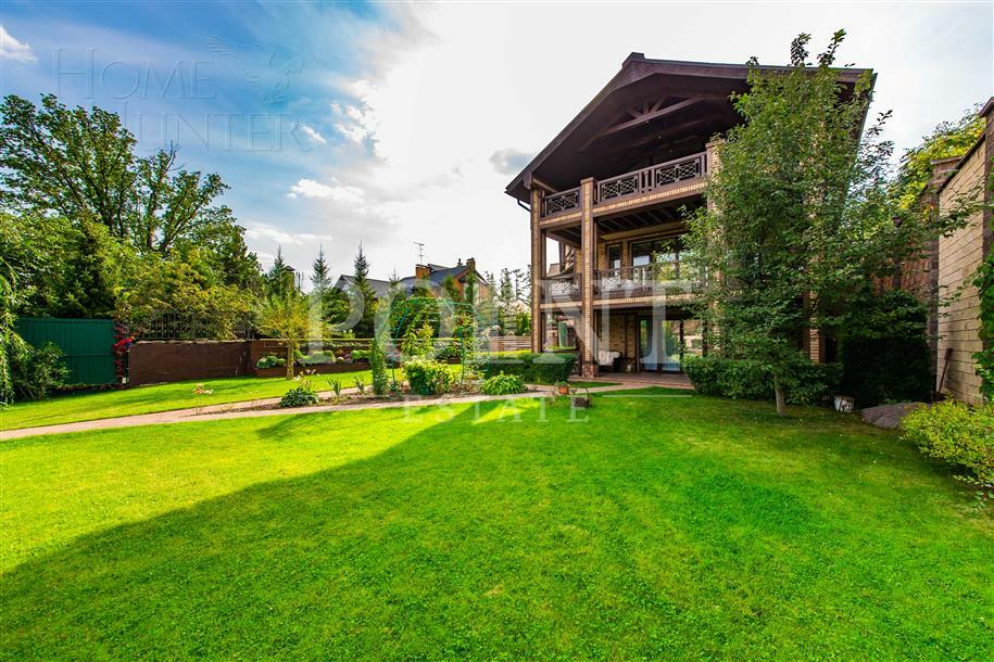 2-этажный коттедж 1 400 м² с отделкой
