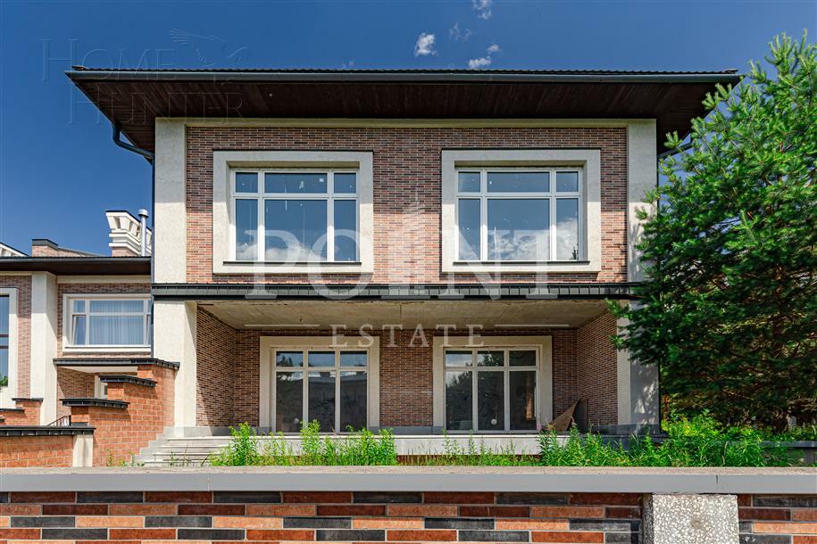 2-этажный таунхаус 940 м² без отделки