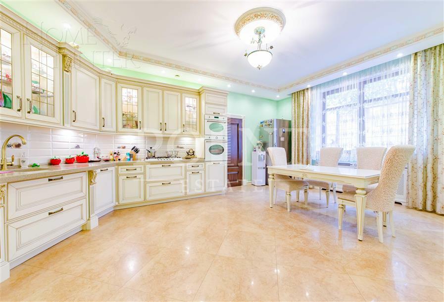 2-этажный коттедж 1 400 м² с отделкой