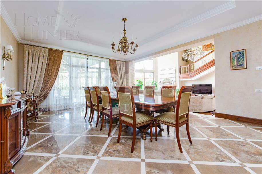 2-этажный коттедж 1 400 м² с отделкой