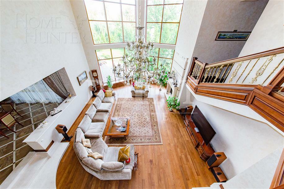 2-этажный коттедж 1 400 м² с отделкой