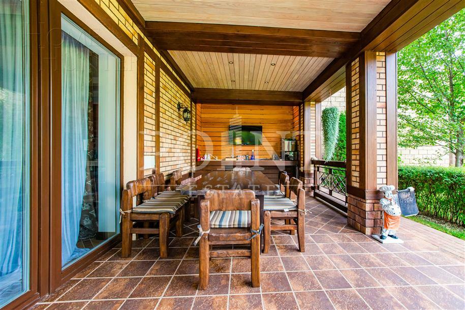2-этажный коттедж 1 400 м² с отделкой
