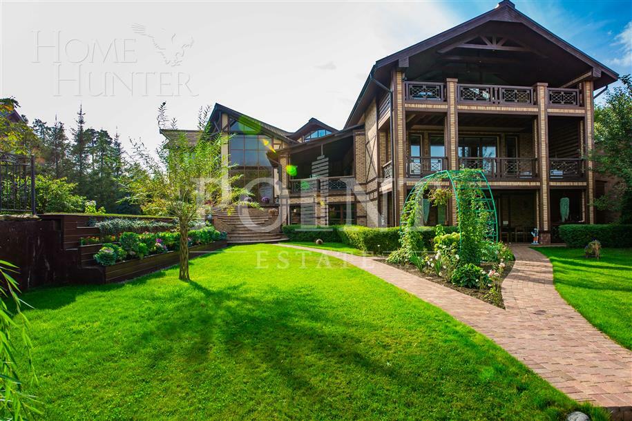 2-этажный коттедж 1 400 м² с отделкой