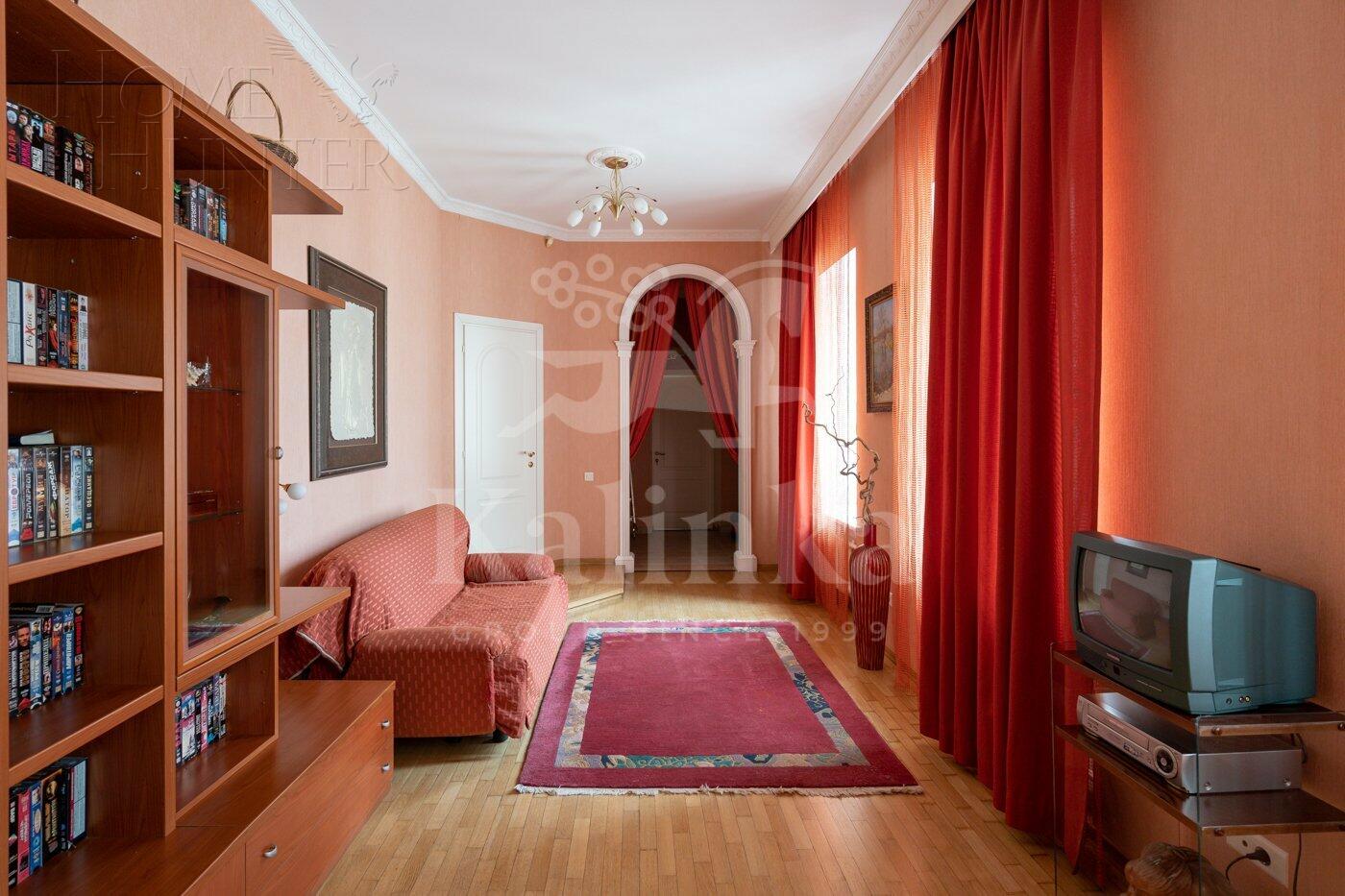 5-КОМН. КВАРТИРА С ОТДЕЛКОЙ 215 М² НА 4 ЭТАЖЕ