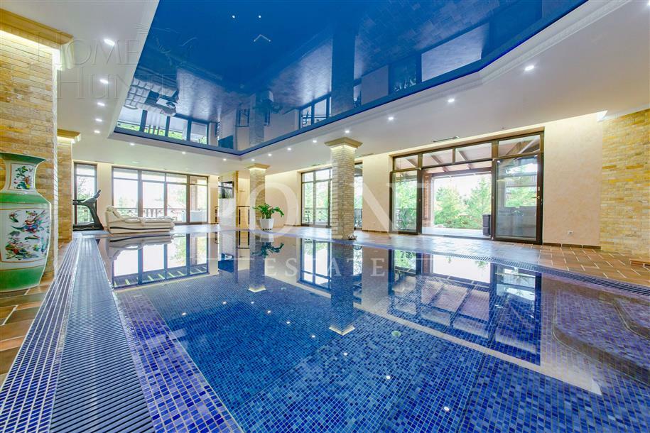 2-этажный коттедж 1 400 м² с отделкой
