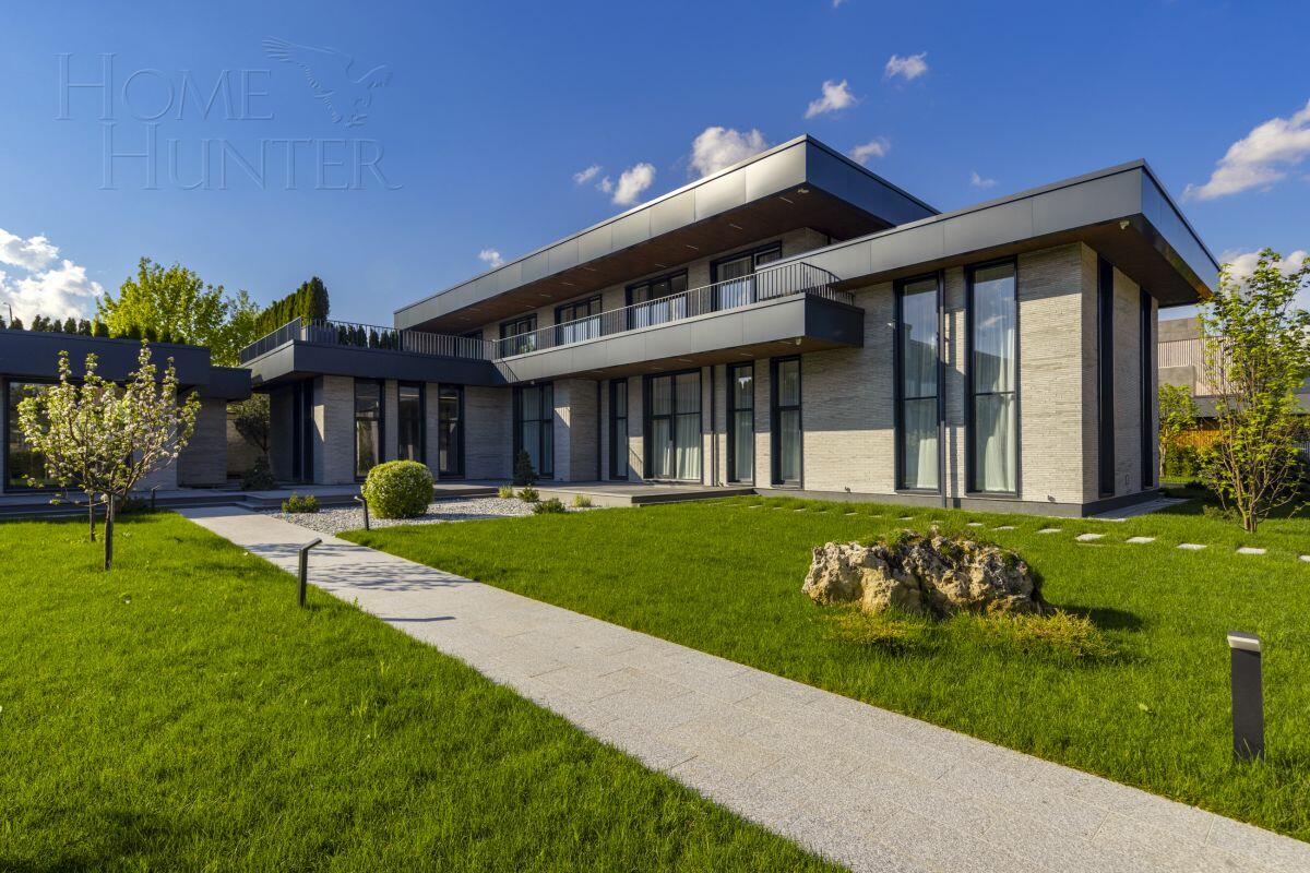 2-этажный коттедж 850 м² с отделкой